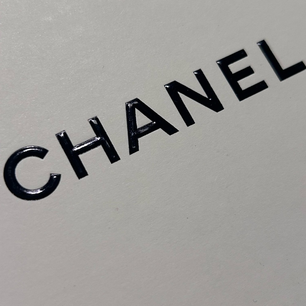 Empty Chanel Box - Picture 4 of 15